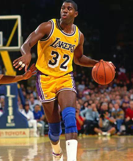 高对抗性的 高对抗性的